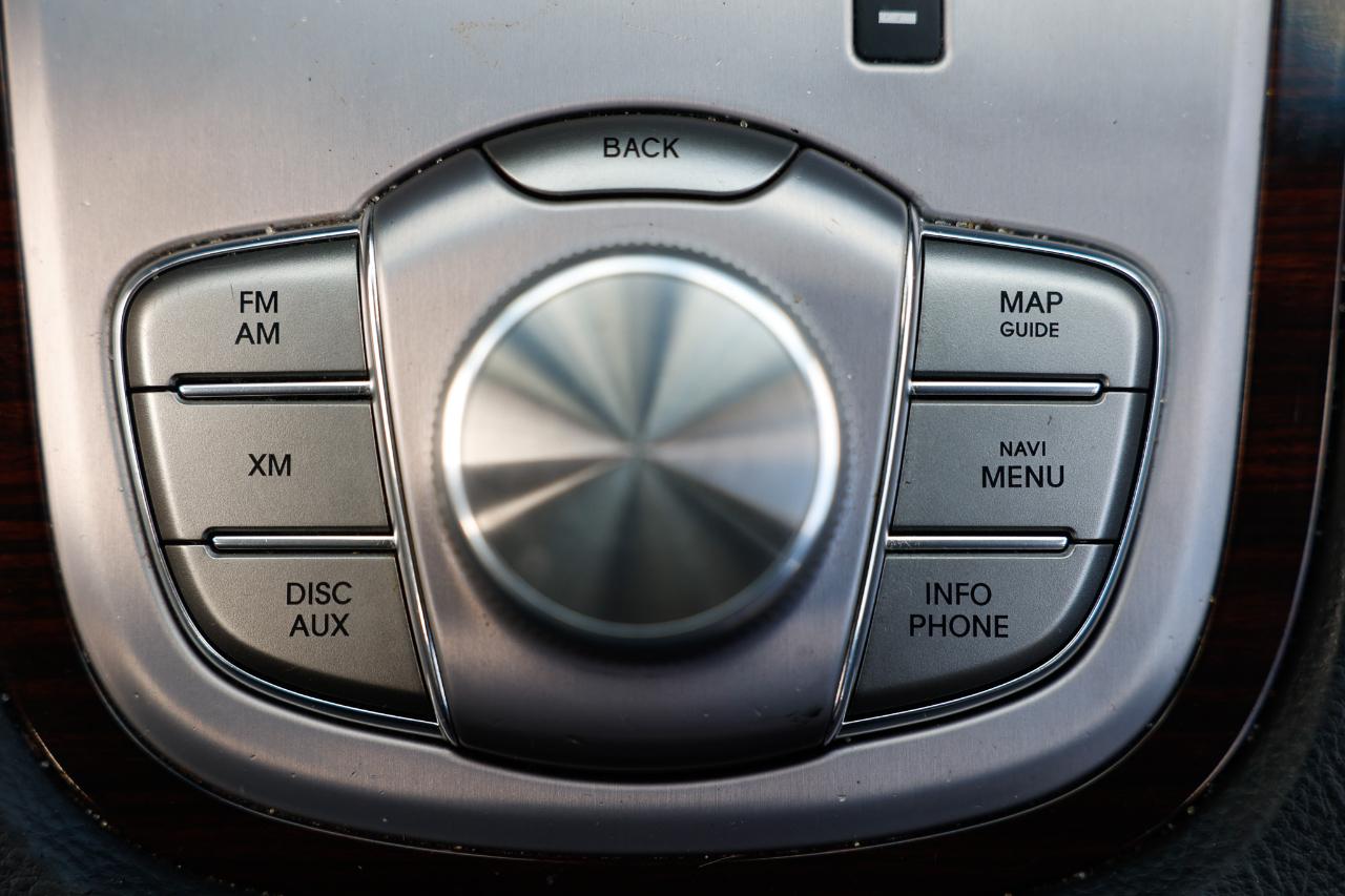 Hyundai Genesis  2012