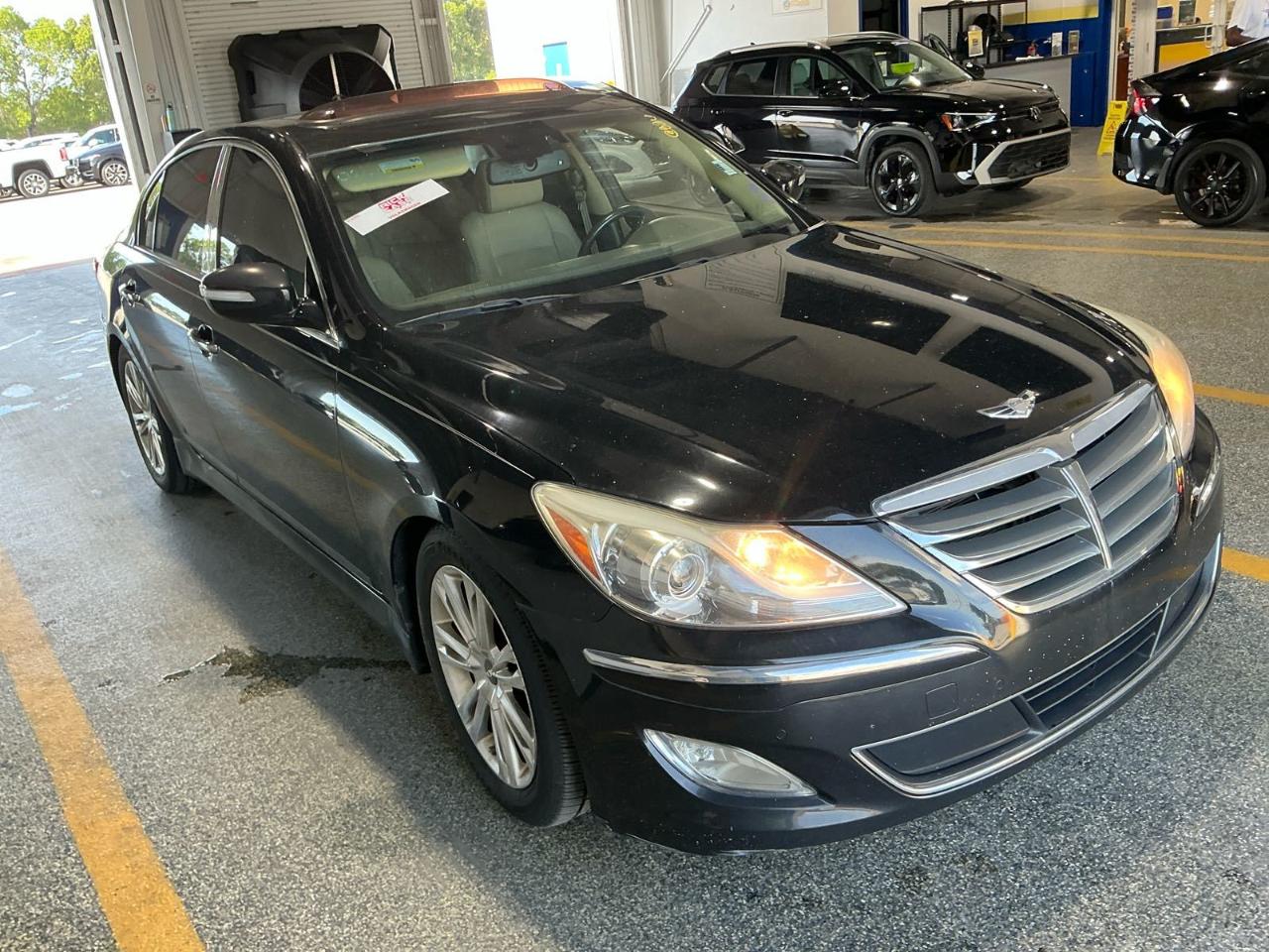 Hyundai Genesis  2013