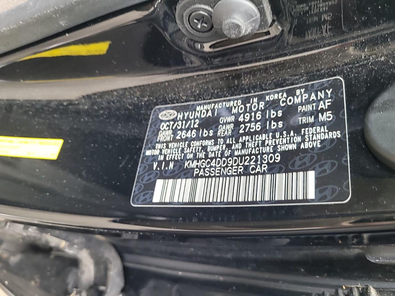 Hyundai Genesis  2013