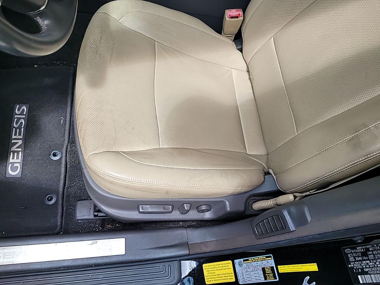 Hyundai Genesis  2013