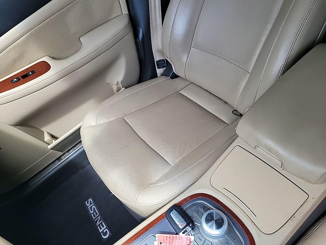 Hyundai Genesis  2013