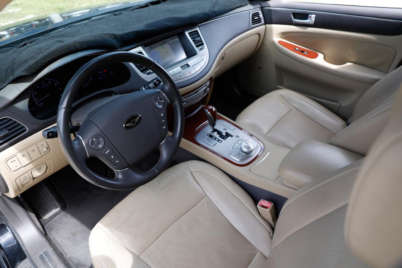Hyundai Genesis  2013