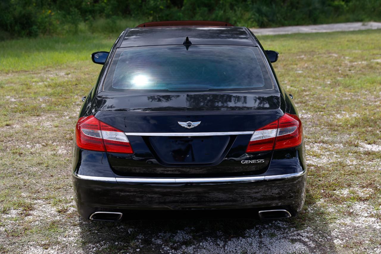 Hyundai Genesis  2013