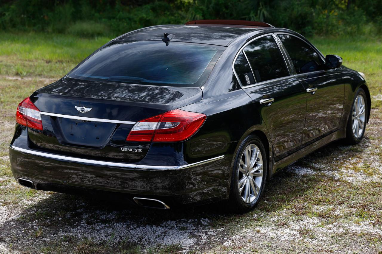 Hyundai Genesis  2013