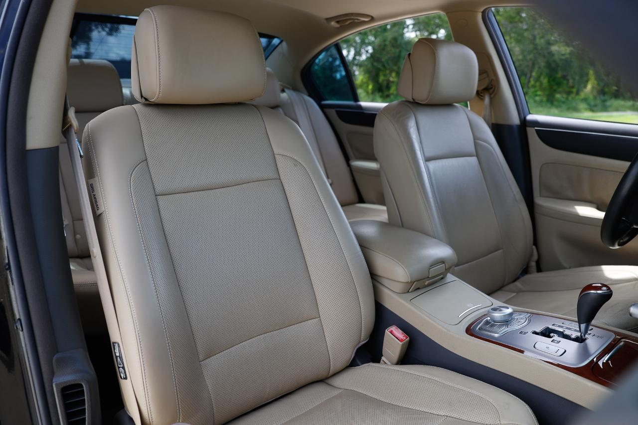 Hyundai Genesis  2013
