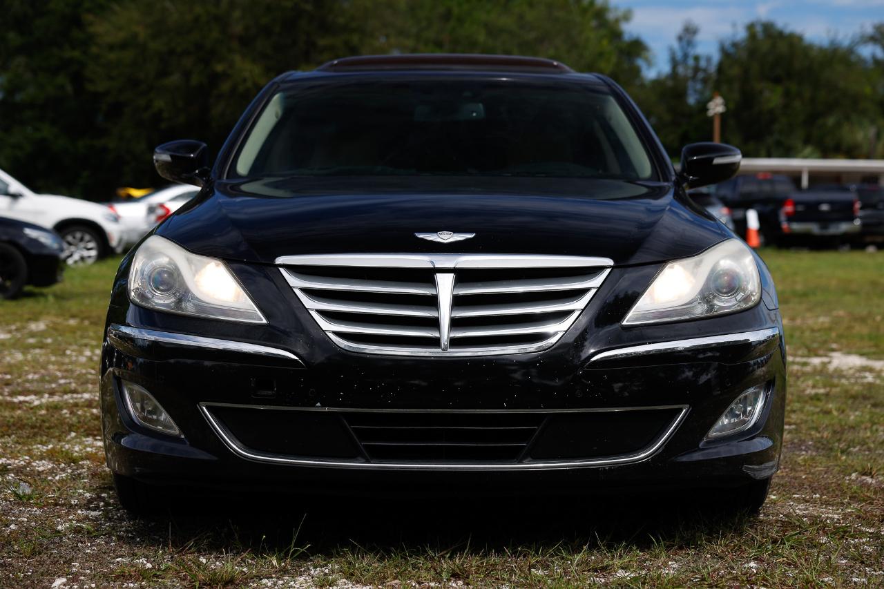 Hyundai Genesis  2013