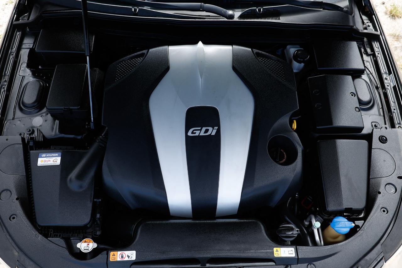 Hyundai Genesis  2013