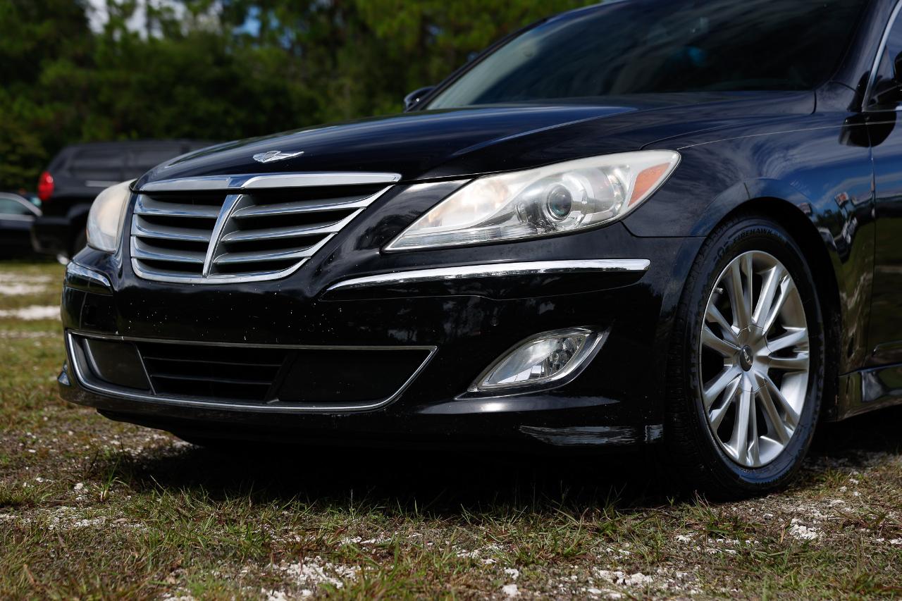Hyundai Genesis  2013