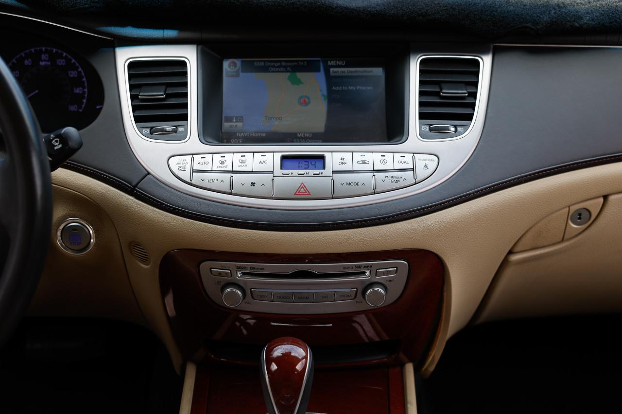 Hyundai Genesis  2013