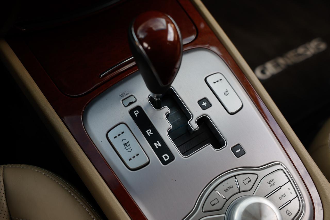 Hyundai Genesis  2013