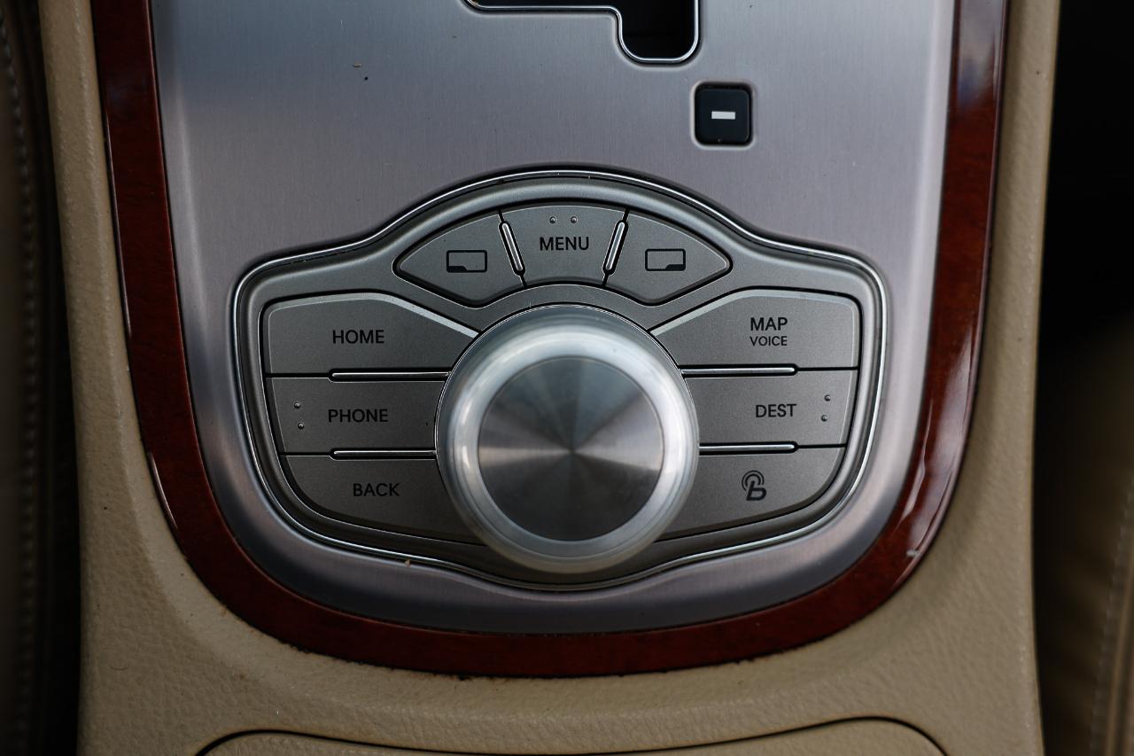Hyundai Genesis  2013