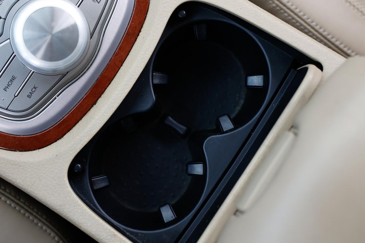 Hyundai Genesis  2013