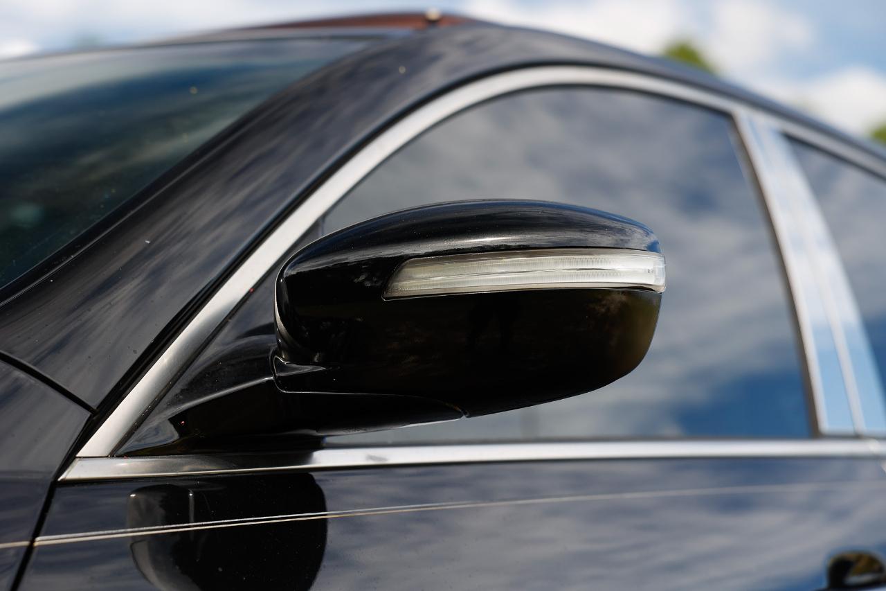Hyundai Genesis  2013