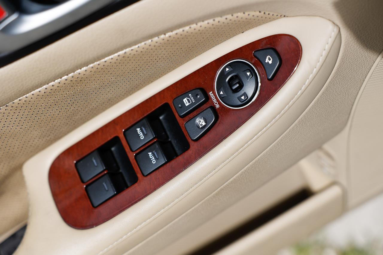Hyundai Genesis  2013
