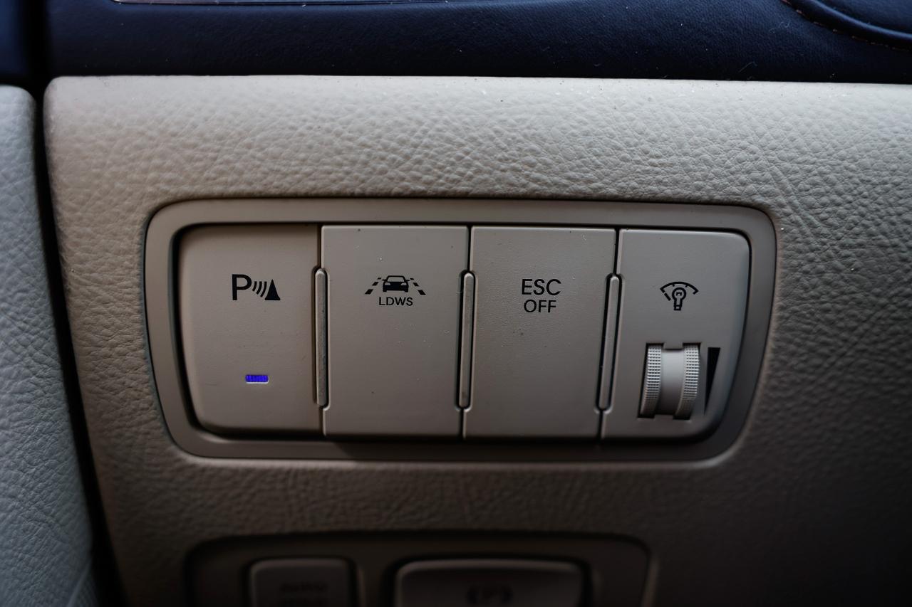 Hyundai Genesis  2013