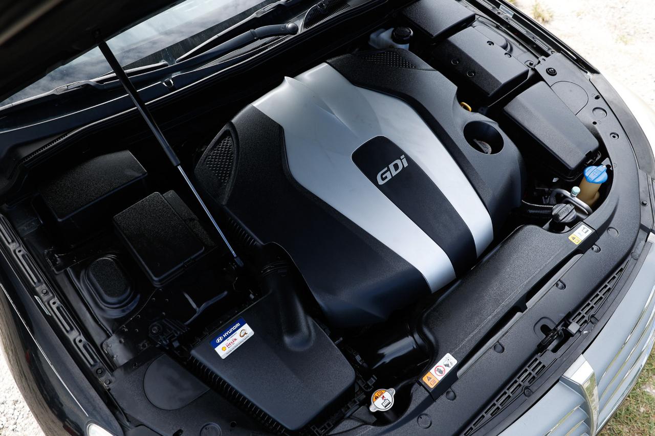 Hyundai Genesis  2013