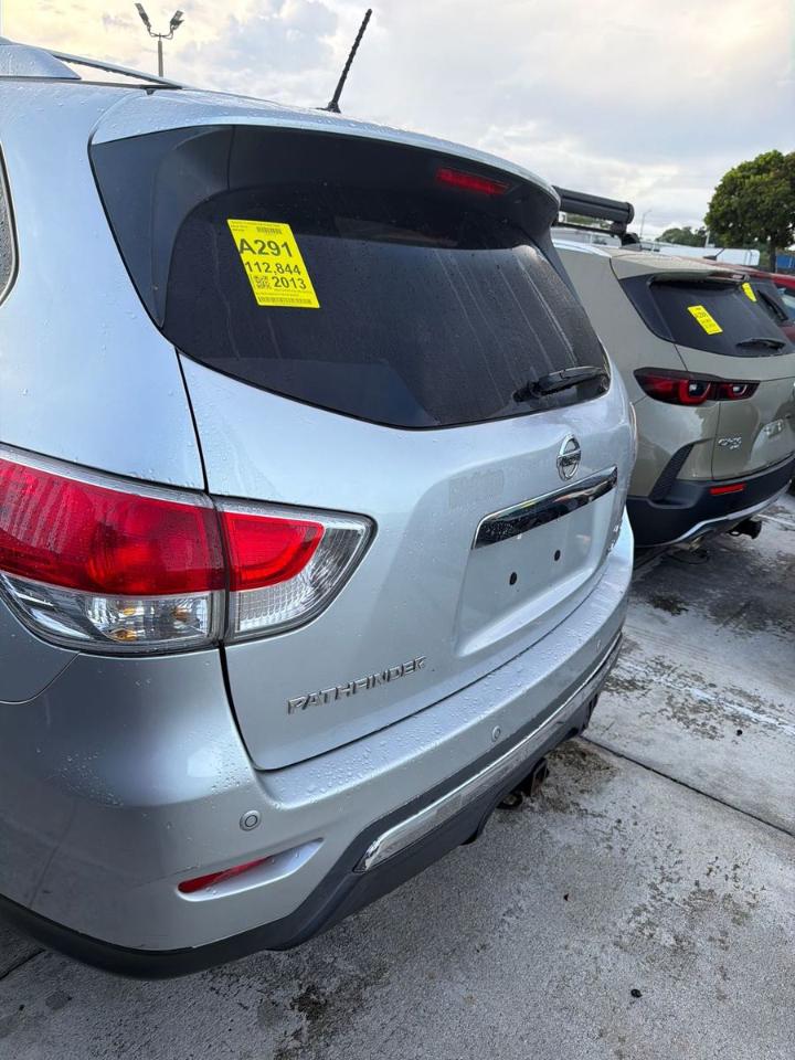Nissan Pathfinder  2013