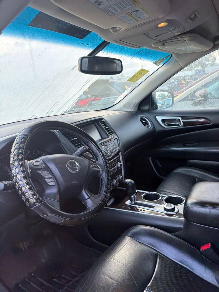 Nissan Pathfinder  2013