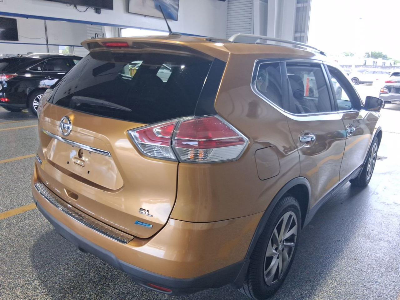 Nissan Rogue  2014