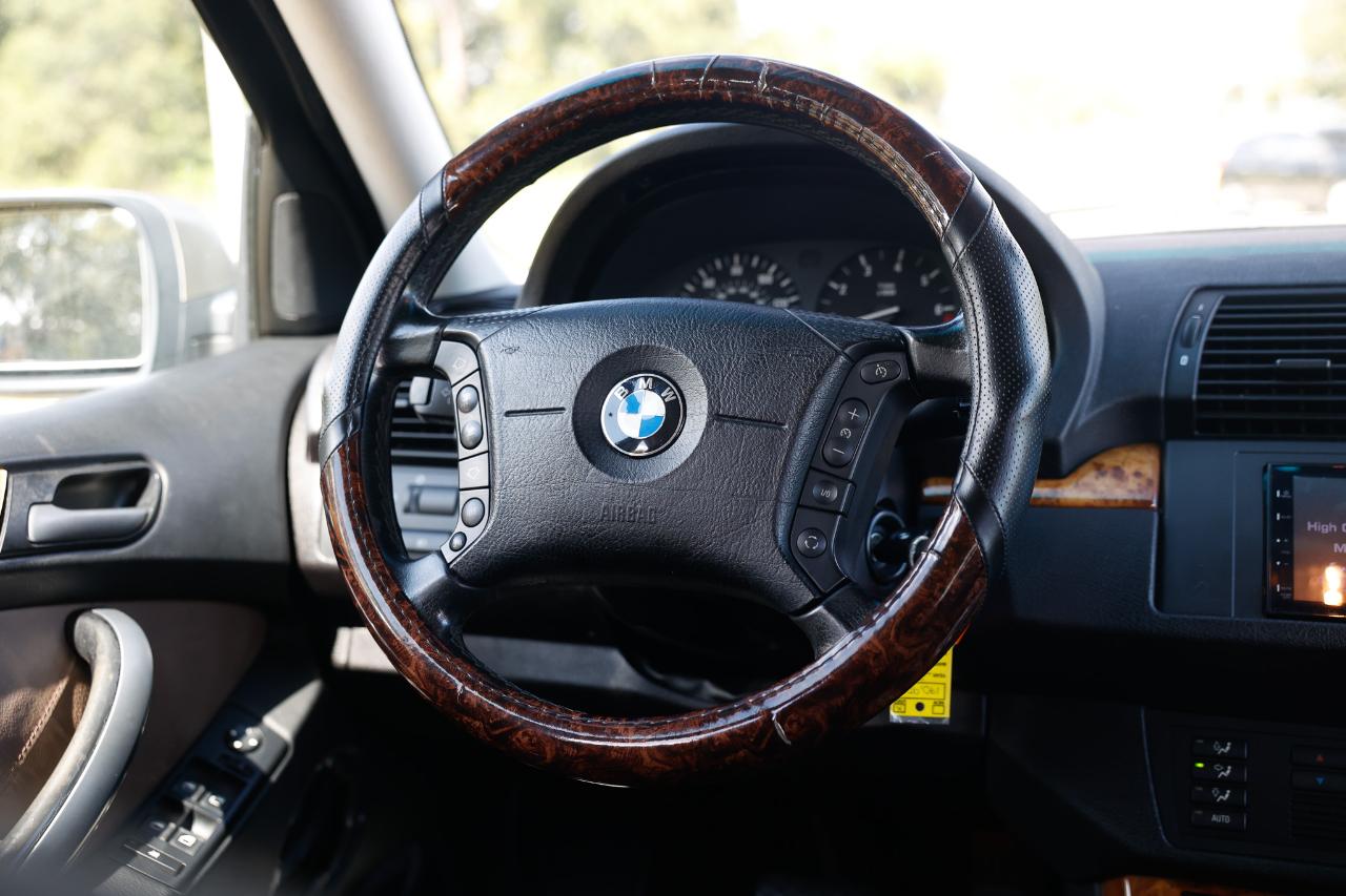 BMW X5 photo 28