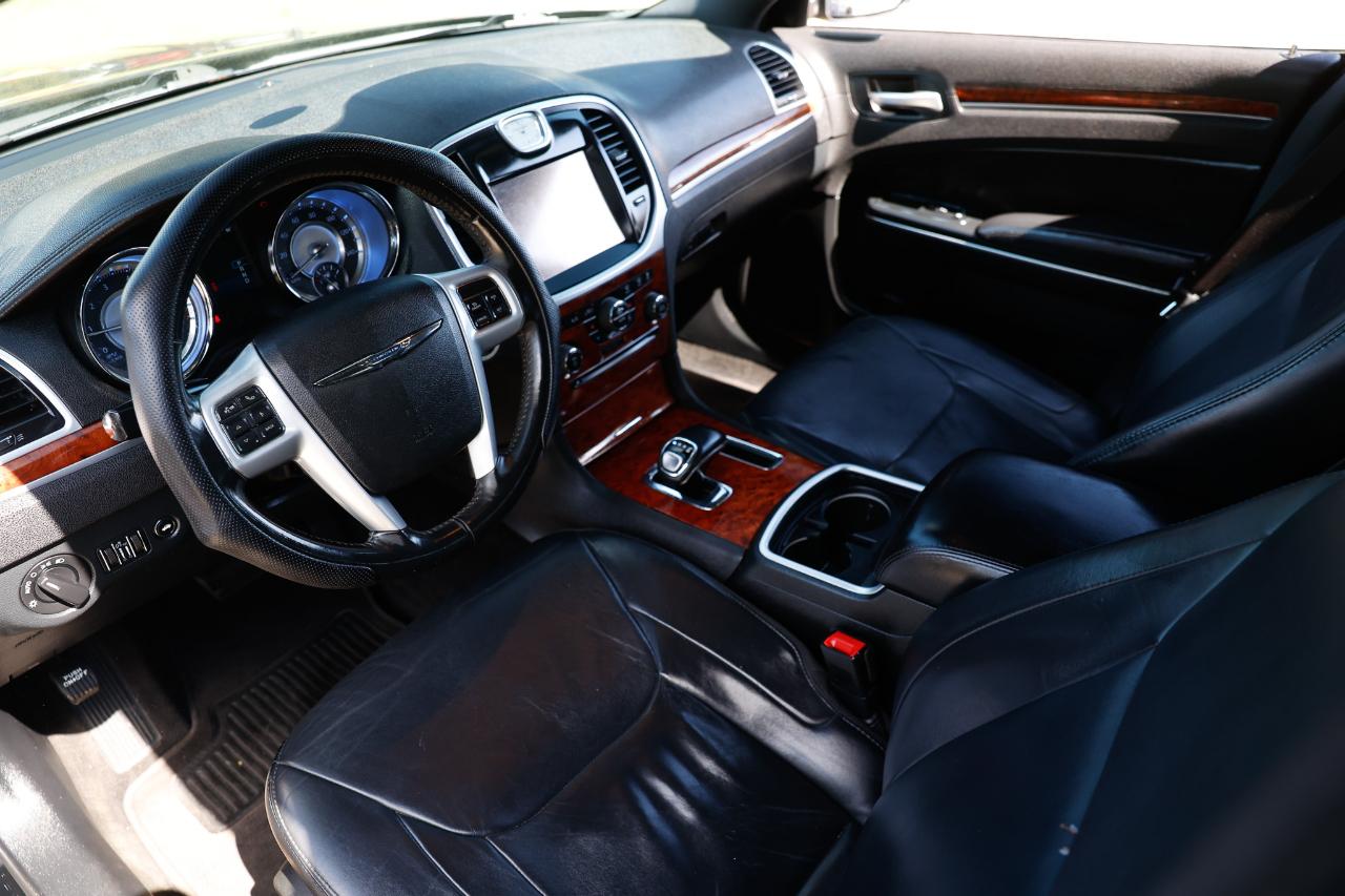 Chrysler 300 photo 4