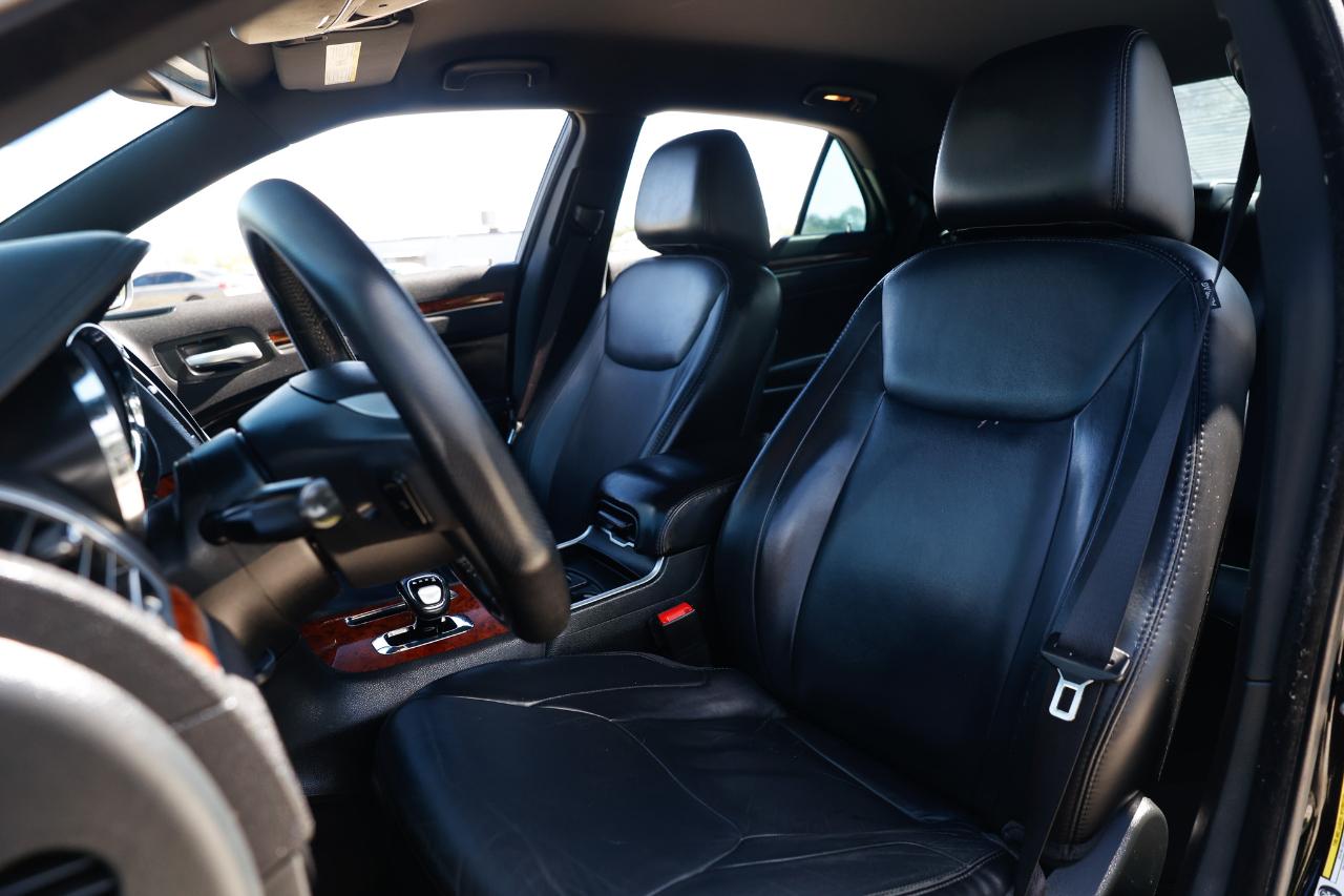 Chrysler 300 photo 6