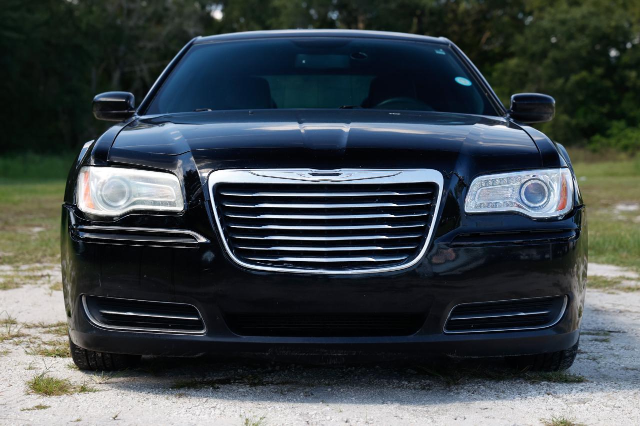 Chrysler 300 photo 17