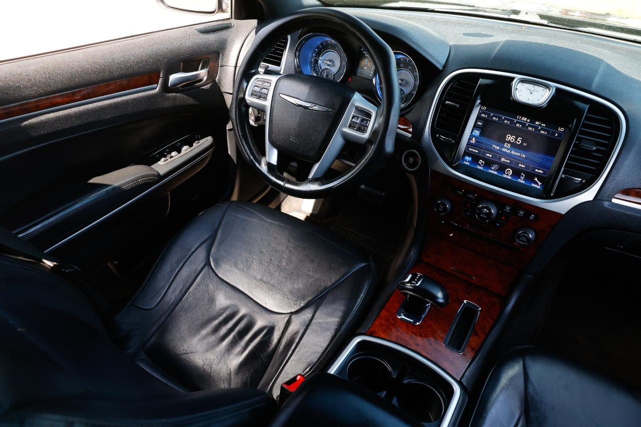 Chrysler 300 photo 21