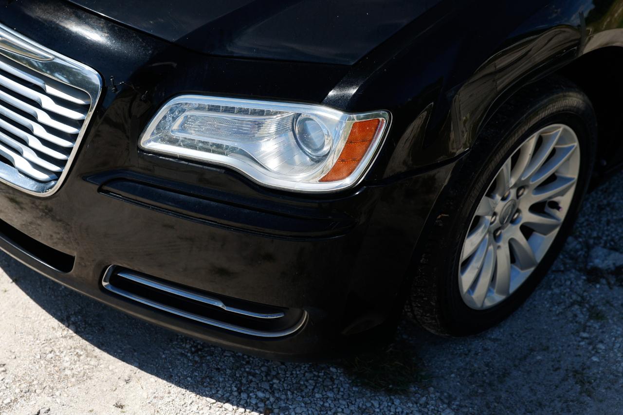 Chrysler 300 photo 35
