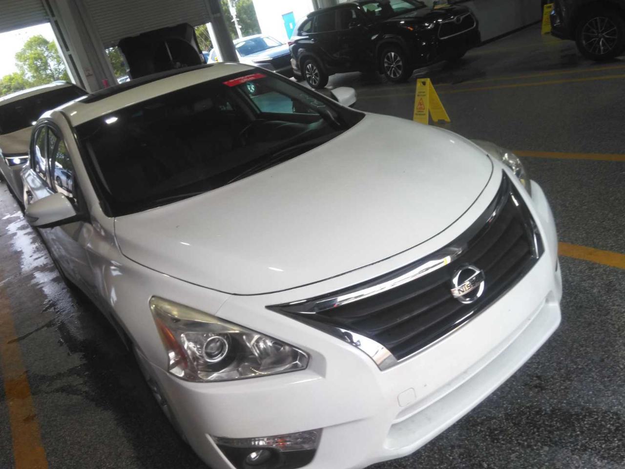 Nissan Altima  2015