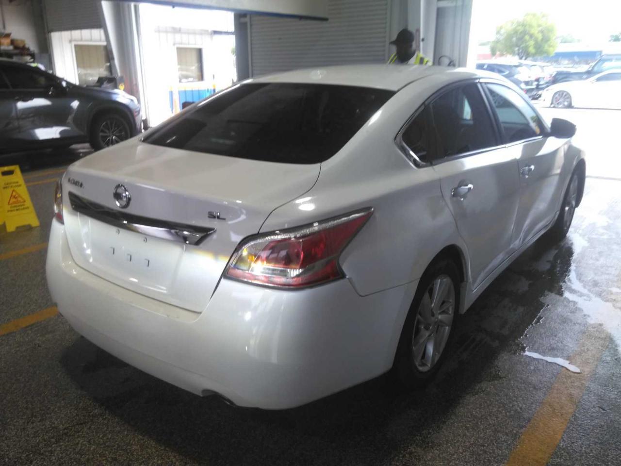 Nissan Altima  2015