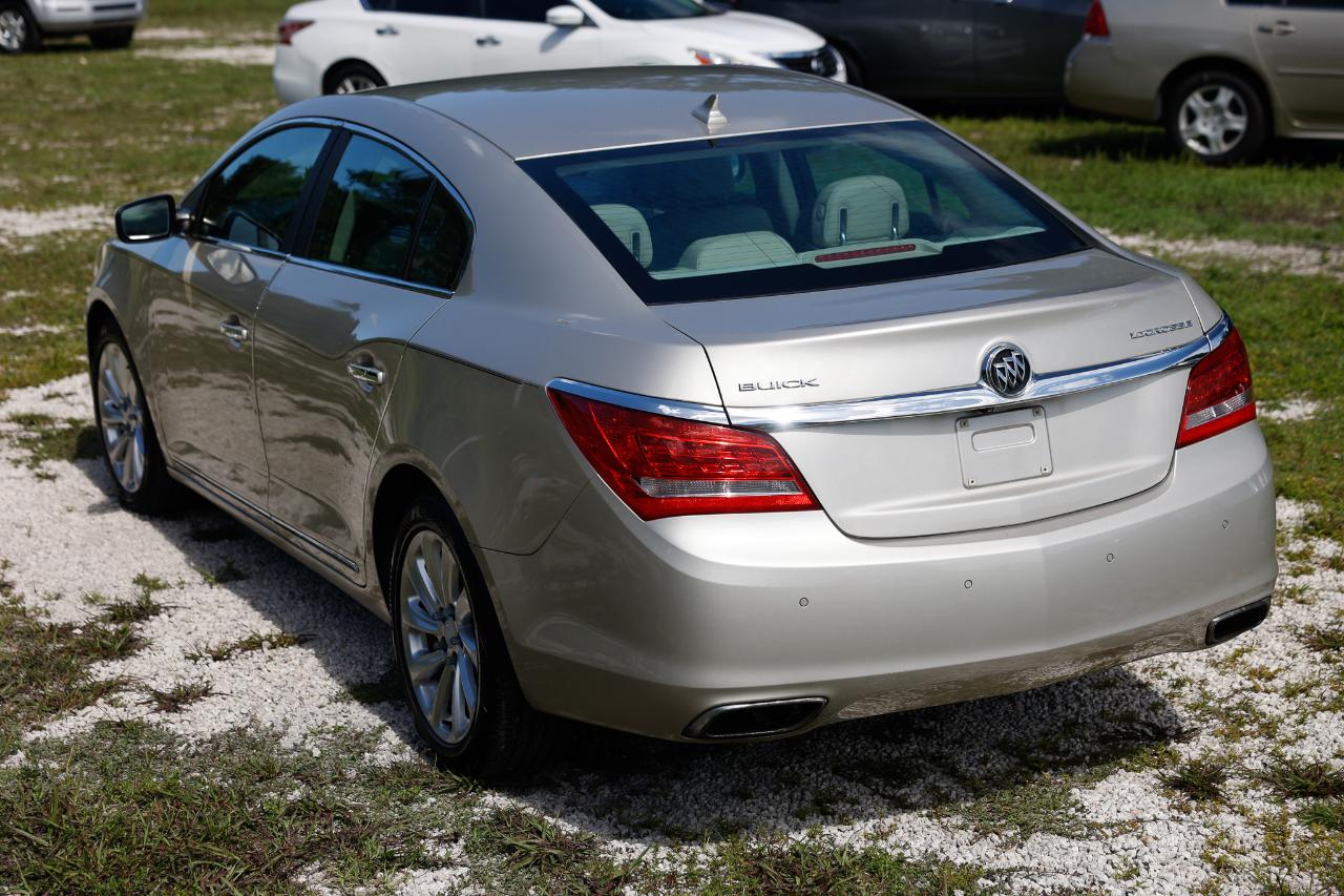 Buick LaCrosse photo 5