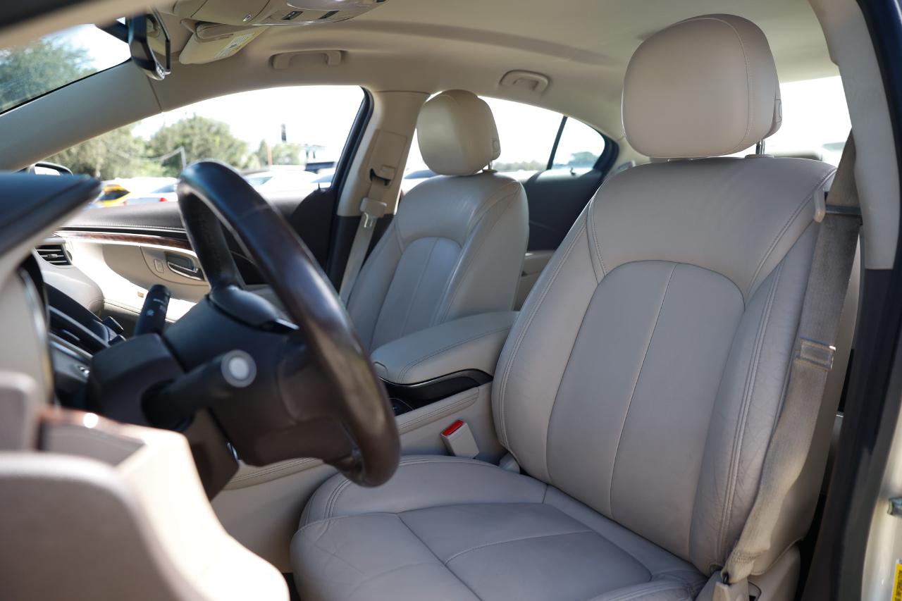 Buick LaCrosse photo 6