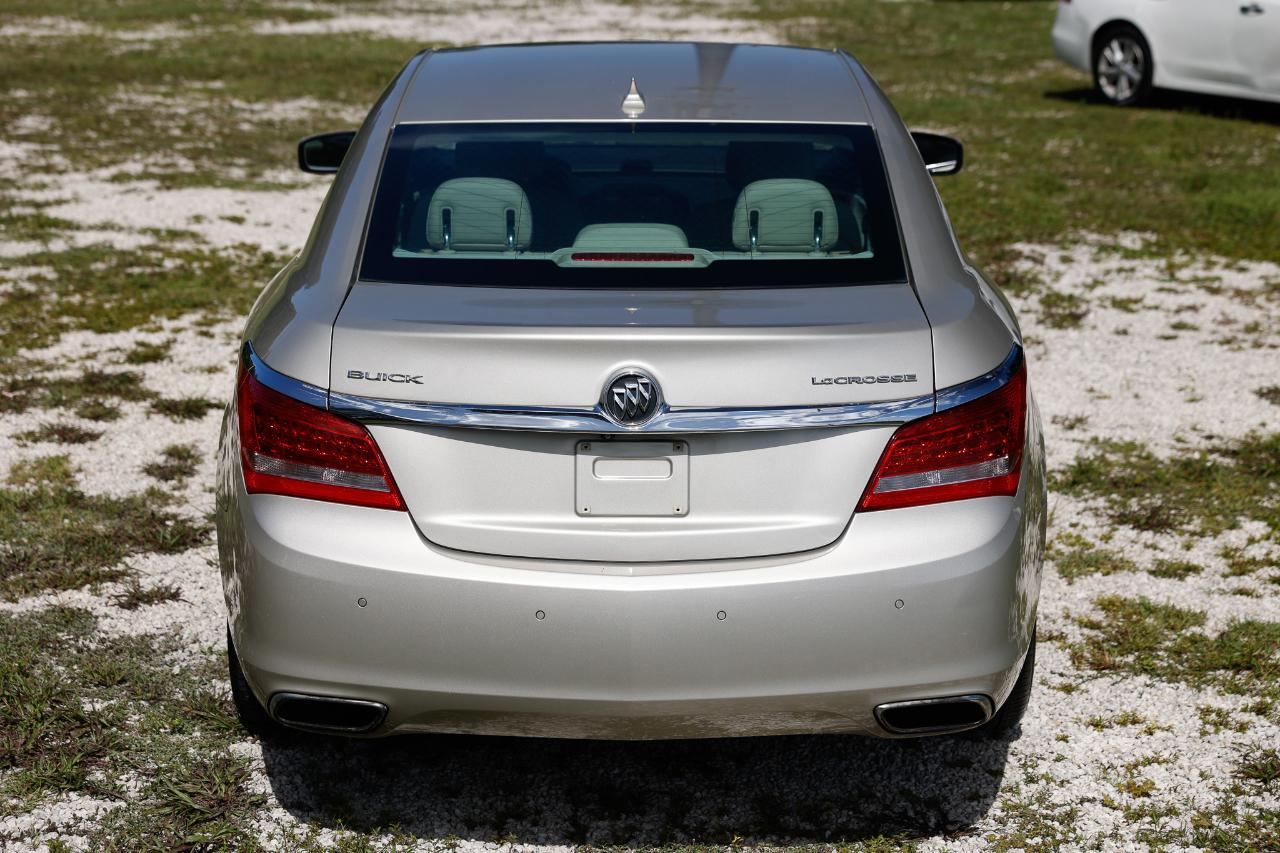 Buick LaCrosse photo 9