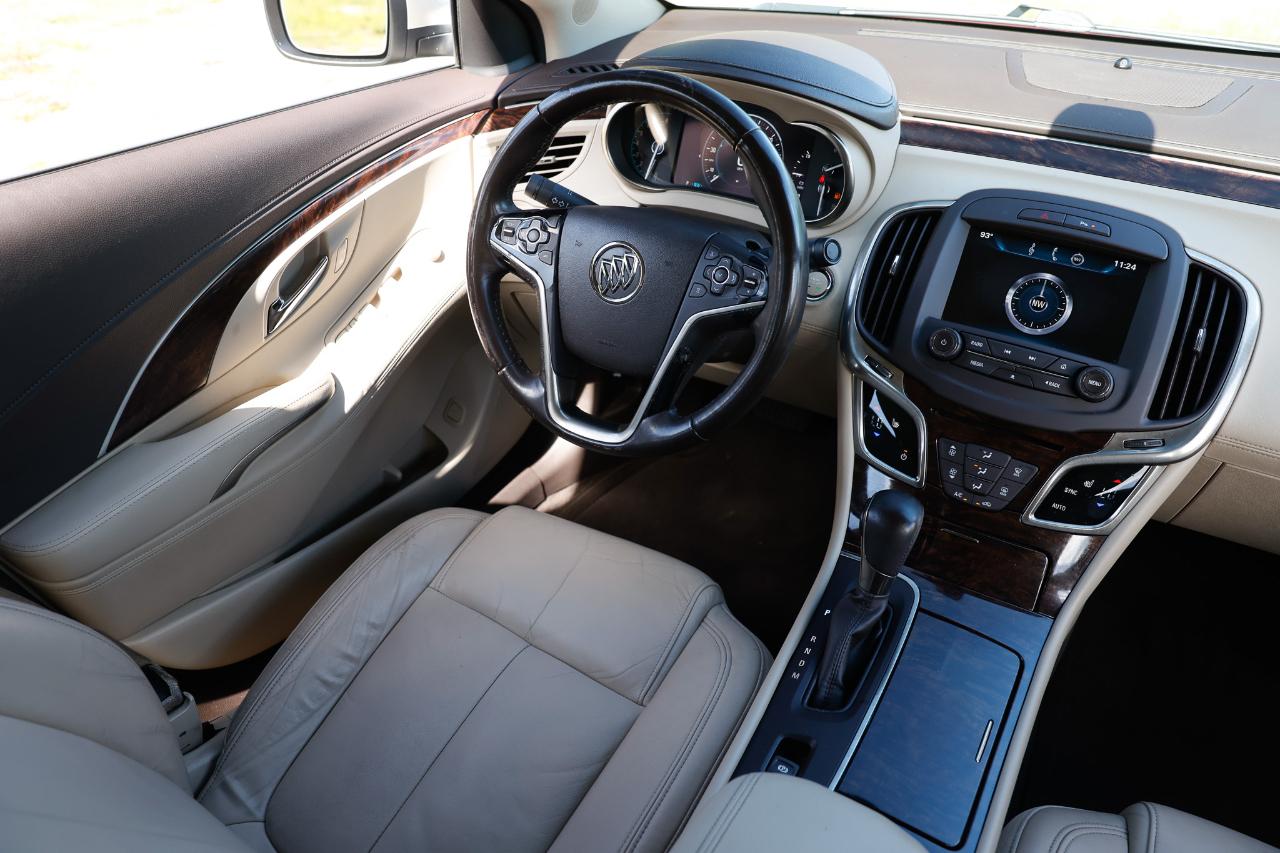 Buick LaCrosse photo 21
