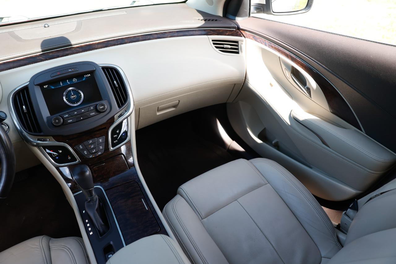 Buick LaCrosse photo 22