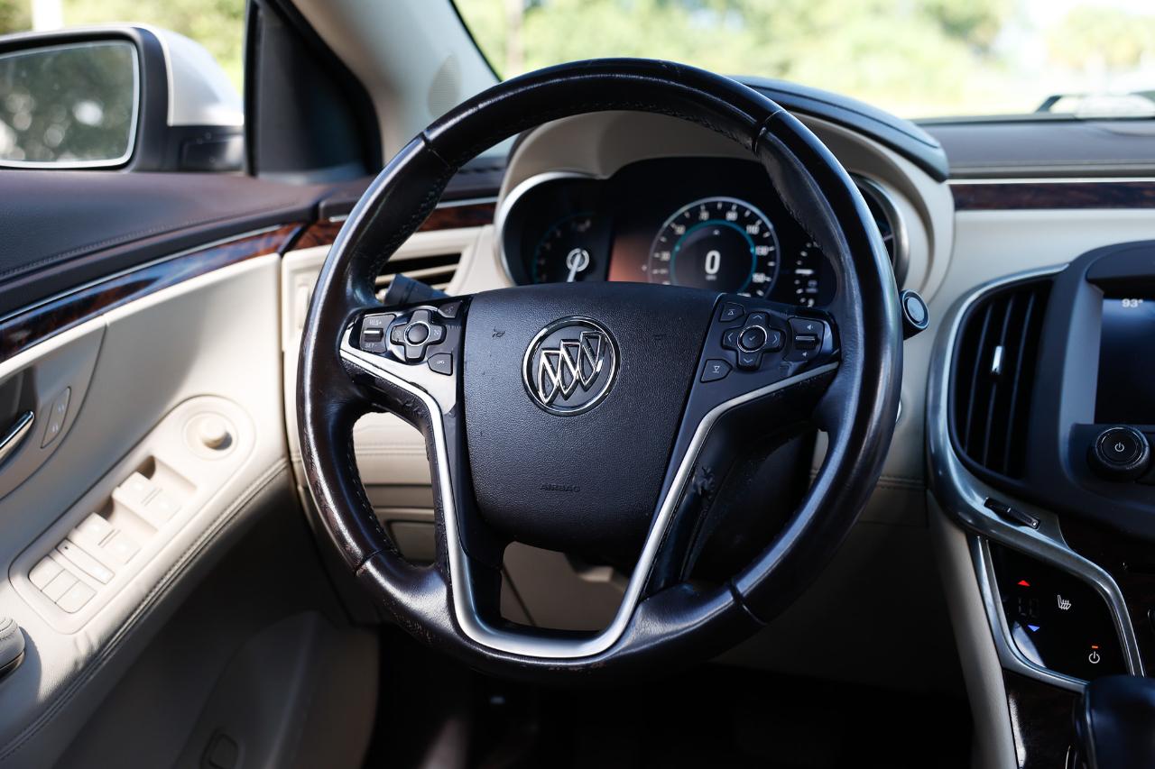 Buick LaCrosse photo 28