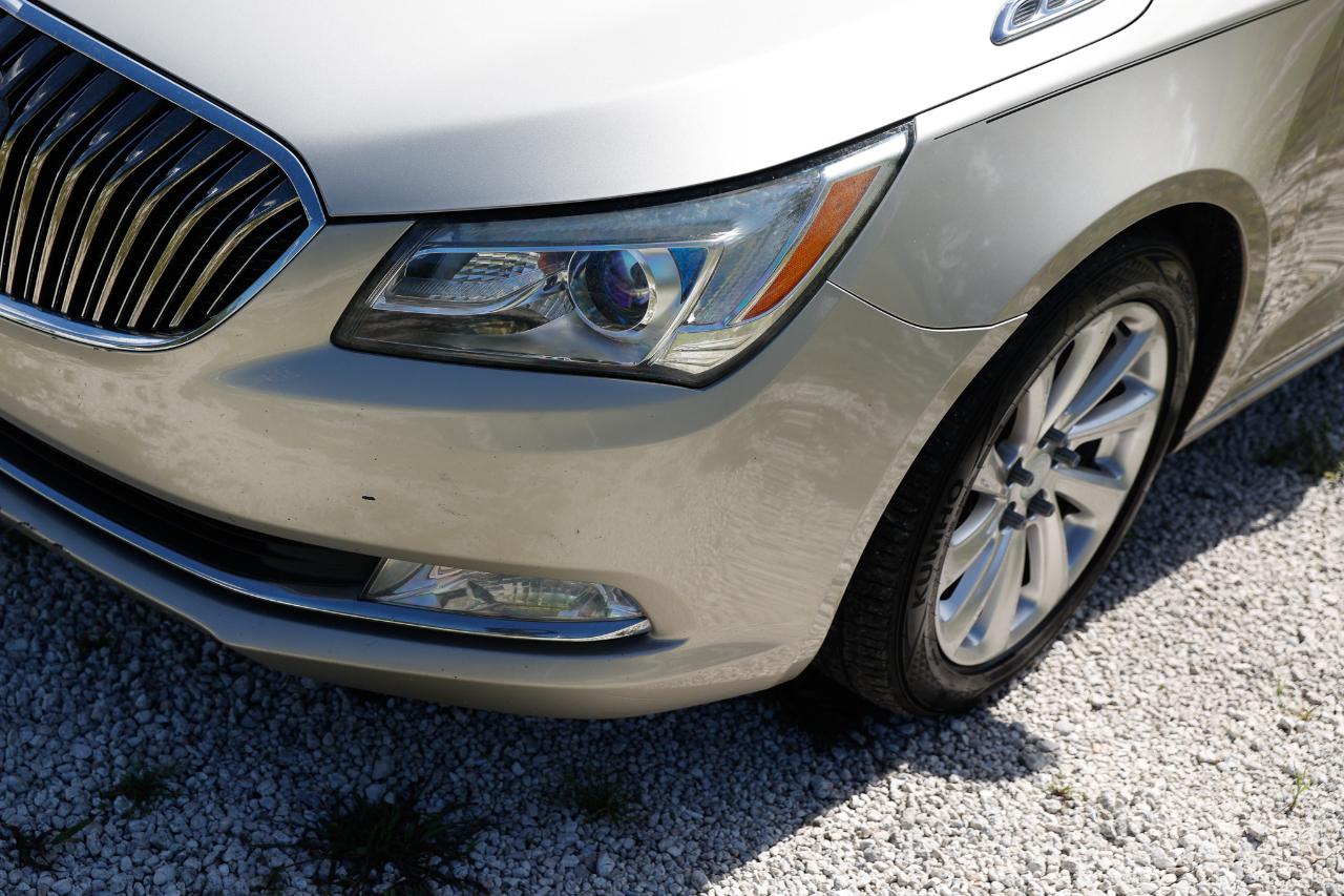 Buick LaCrosse photo 30