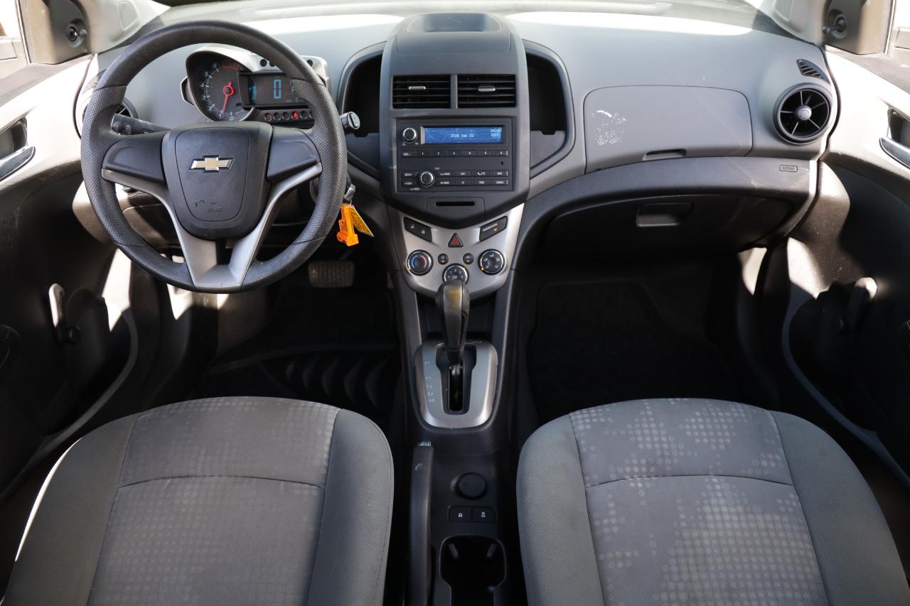 Chevrolet Sonic photo 2