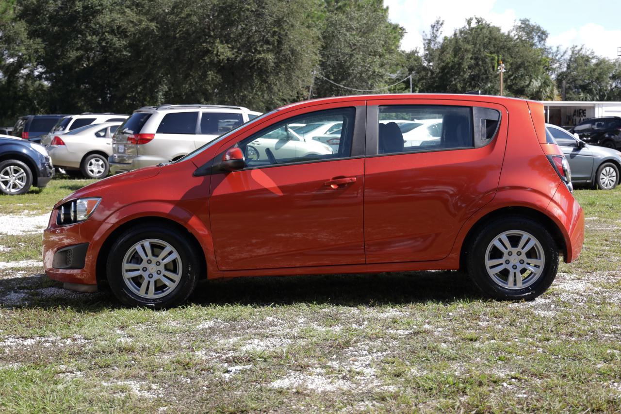 Chevrolet Sonic photo 3