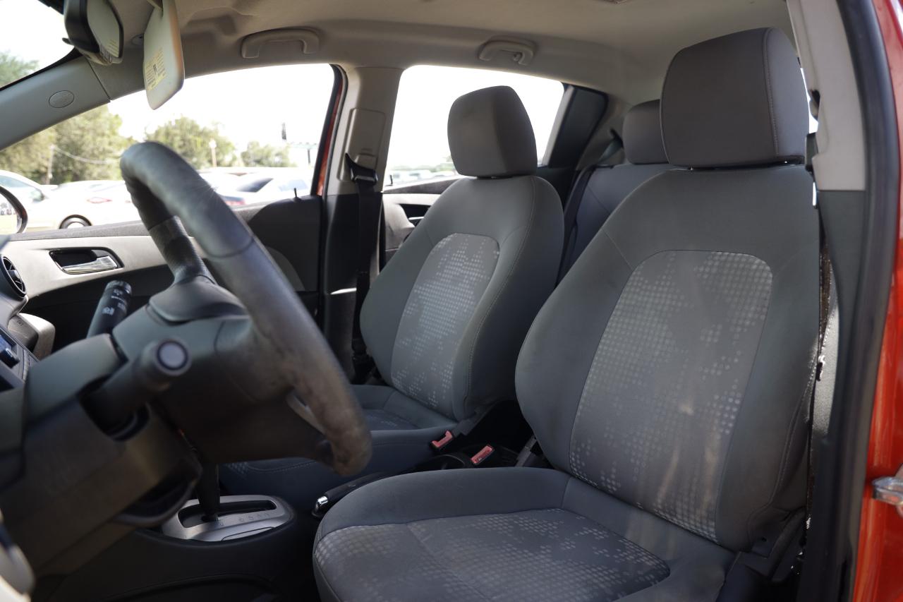 Chevrolet Sonic photo 6