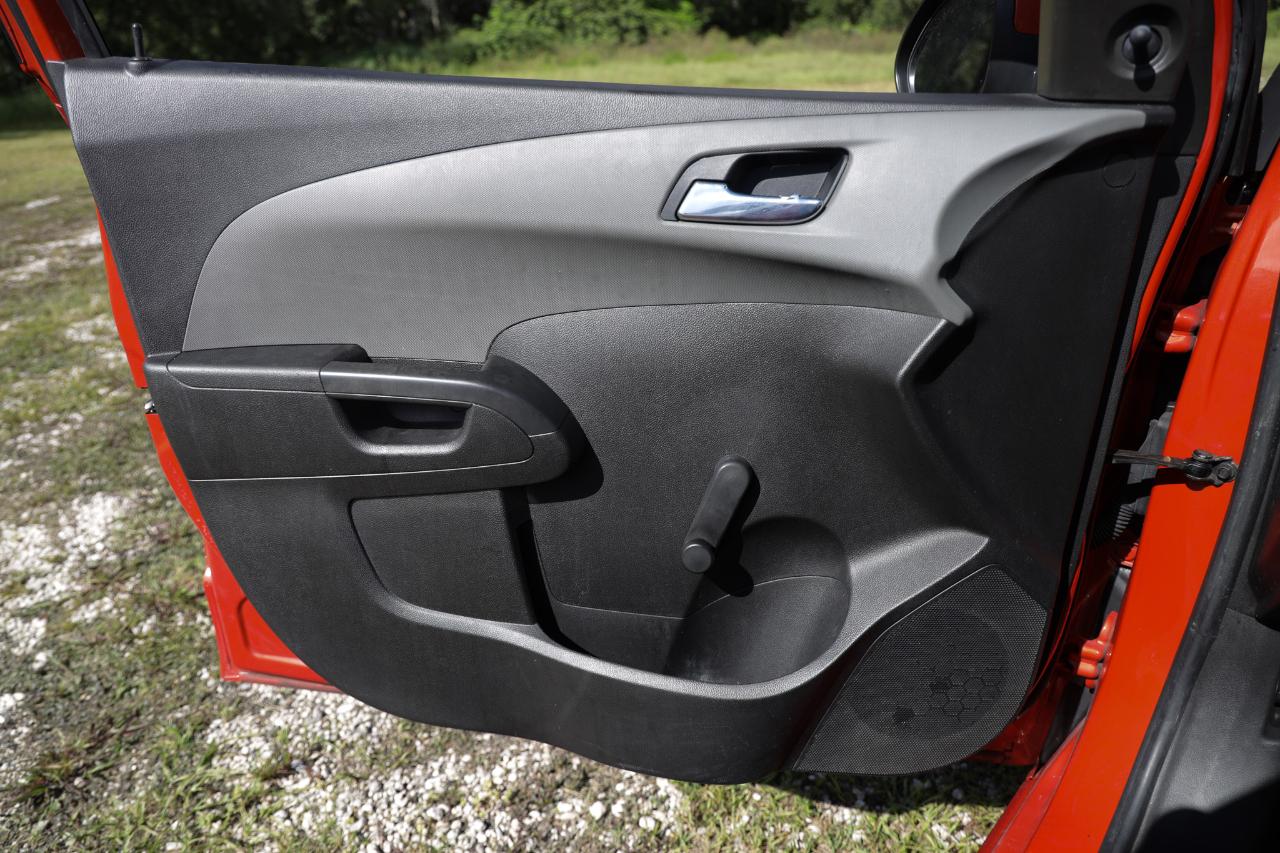 Chevrolet Sonic photo 37
