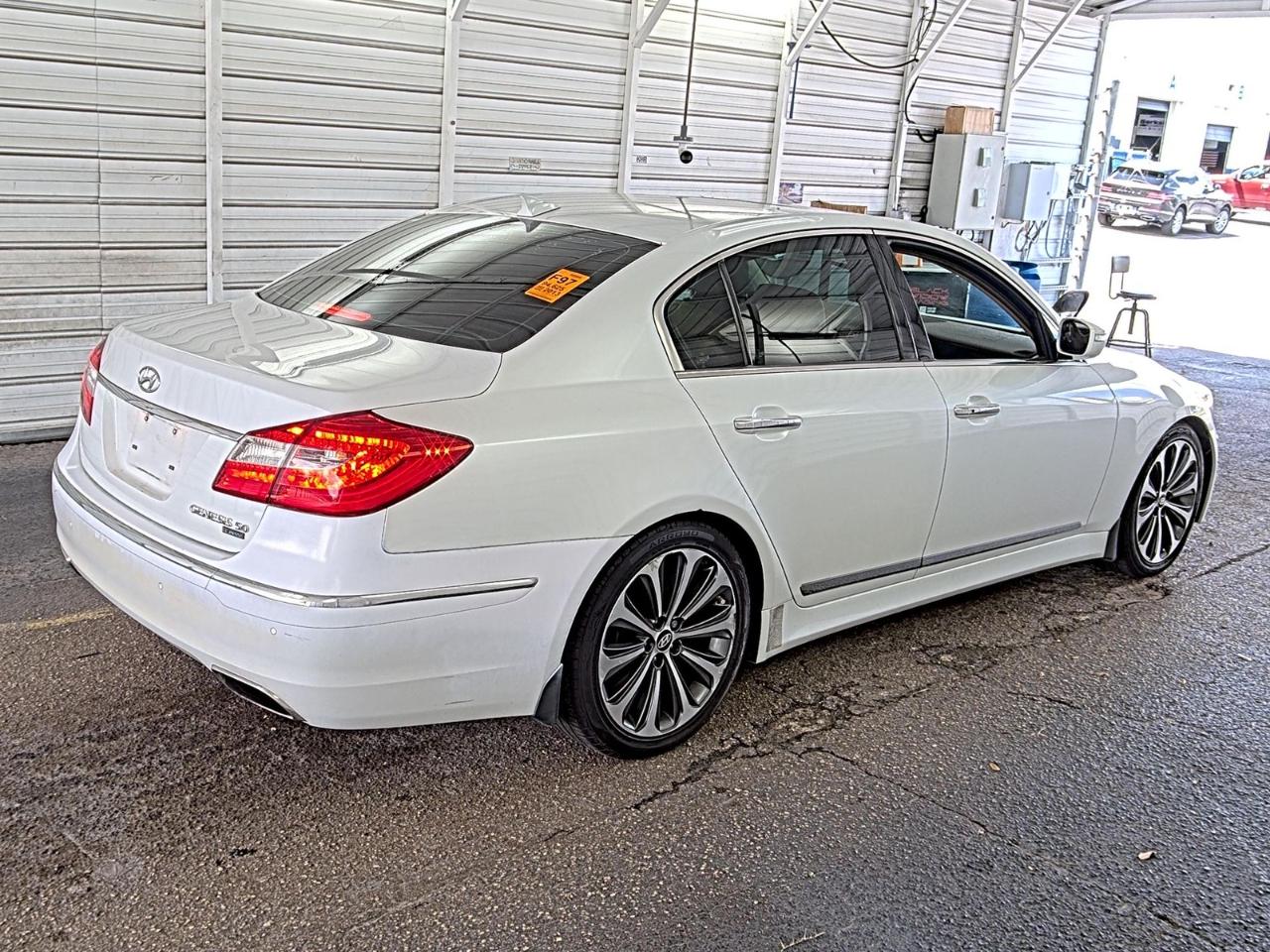 Hyundai Genesis  2013