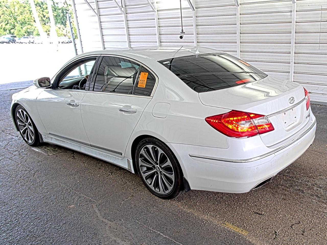 Hyundai Genesis  2013