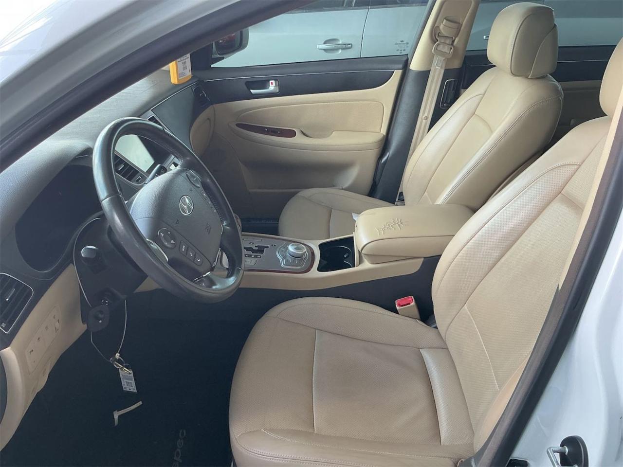 Hyundai Genesis  2013
