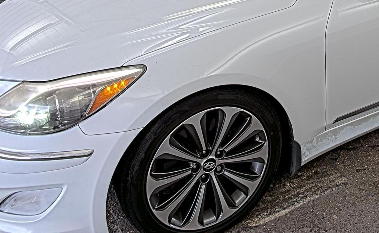 Hyundai Genesis  2013