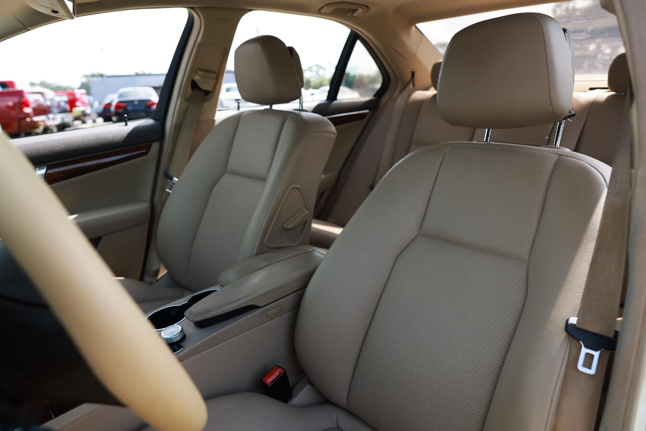 Mercedes-Benz C-Class  2009