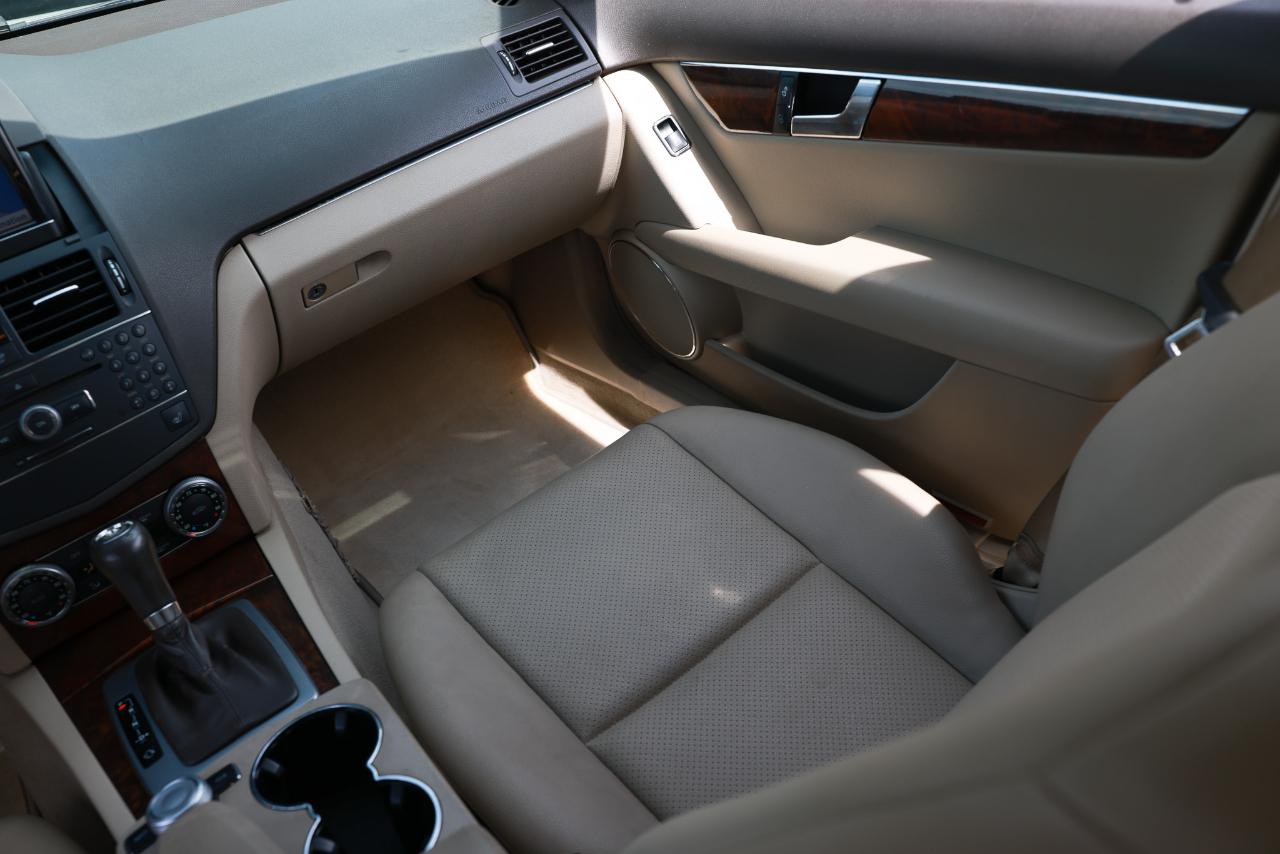 Mercedes-Benz C-Class  2009