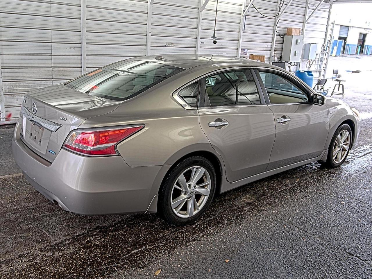 Nissan Altima  2014