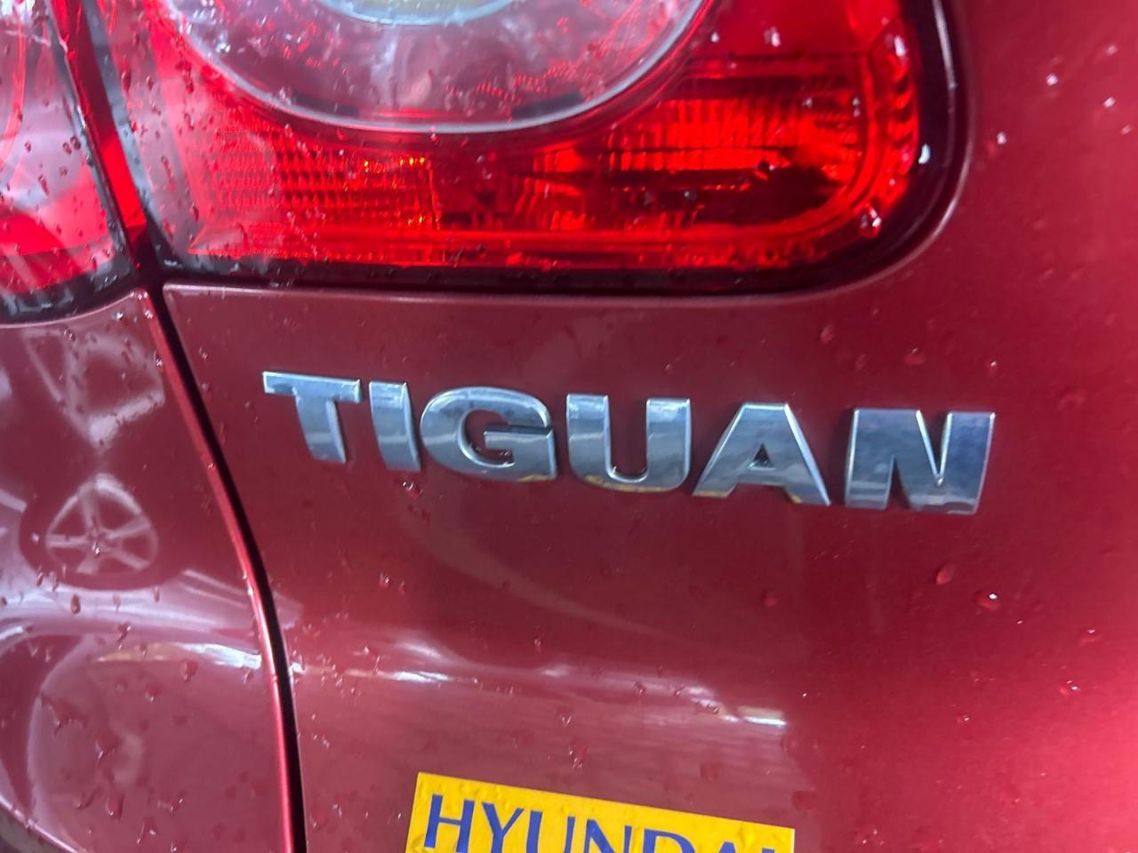 Volkswagen Tiguan  2011